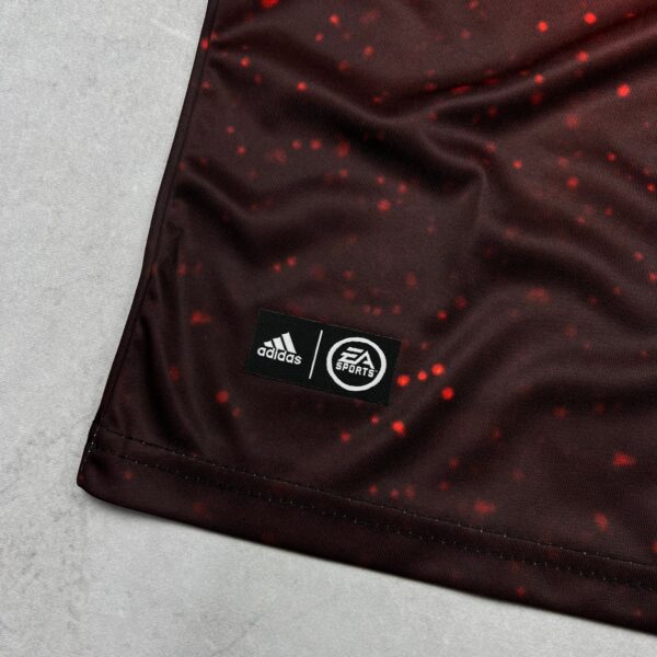 Camisa de Time Bayern Munique Edição Especial EA Sports - Imagem 4