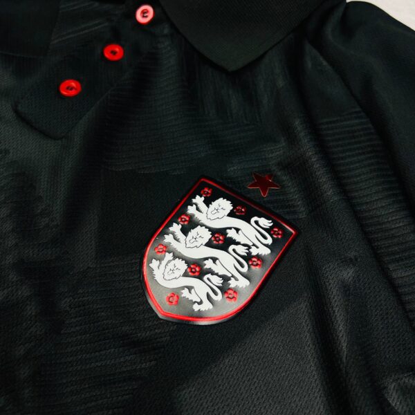 Camisa de Time Inglaterra Polo Preta c/ Vermelho - Imagem 4