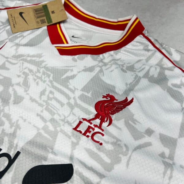 Camisa de Time Liverpool Branca - Imagem 4