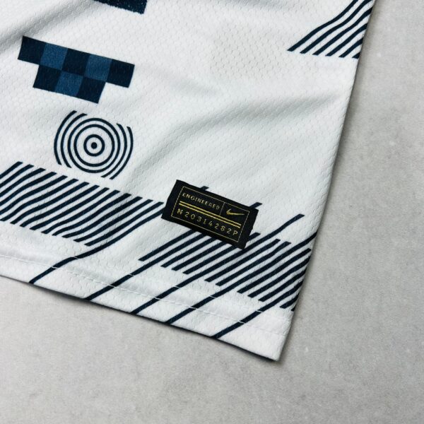 Camisa de Time Tottenham Detalhes - Imagem 4