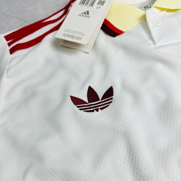 Camisa de Time Bayern Munique Polo Bege - Imagem 4
