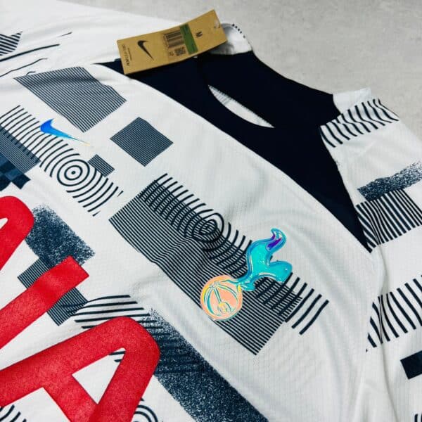 Camisa de Time Tottenham Detalhes - Imagem 2